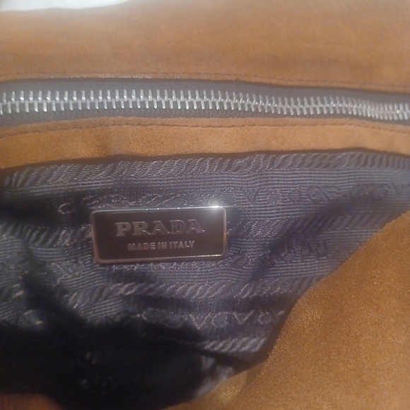 Authentic vintage Prada purse with some stains, mostly with good condition. - Picture 14 of 16